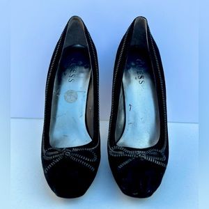 🦋 💫 GUESS Black Heels w/ Zipper Bow Detail